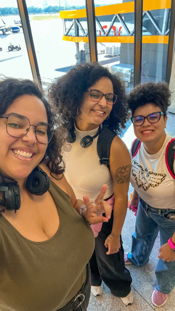 Selfie no aeroporto com Yamana e Thaís